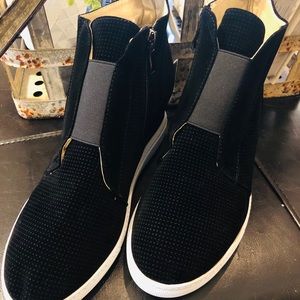 NEW Never worn Black suede wedge sneakers